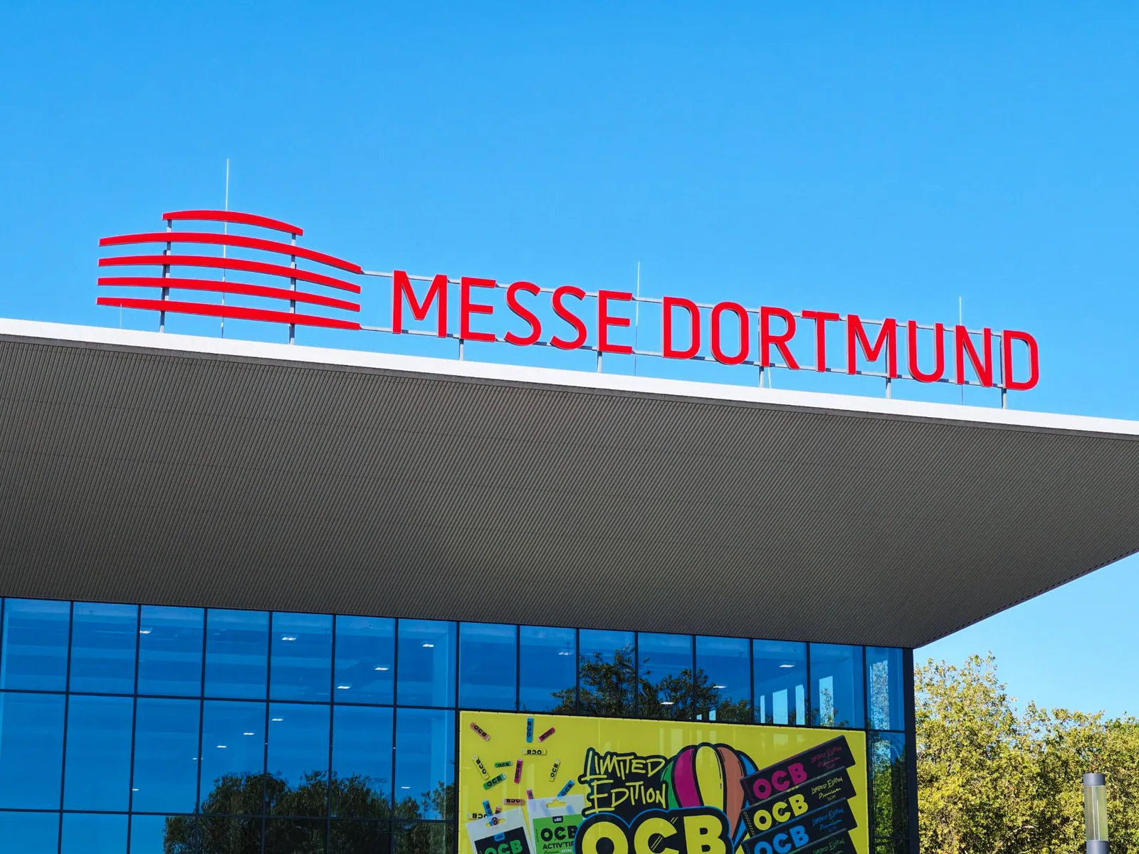 Schriftzug Messe Dortmund über dem Eingang, InterTabac 2026