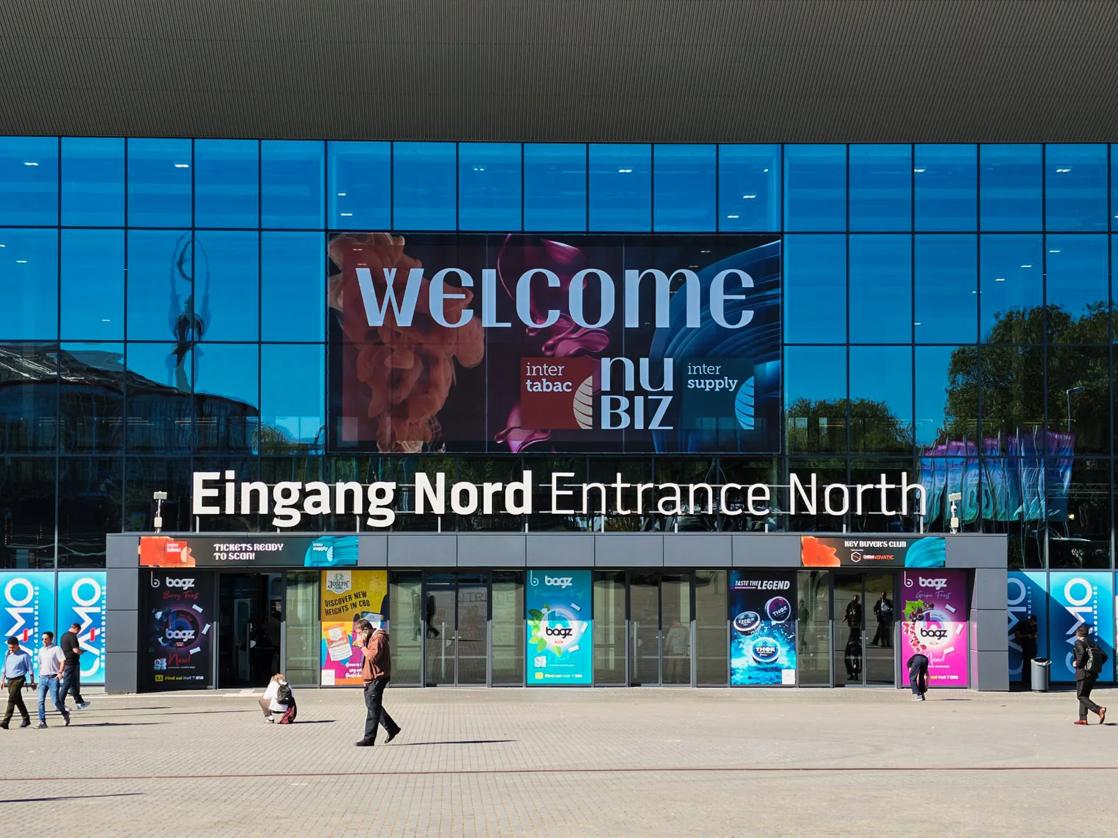 Welcome-Banner InterTabac und InterSupply am Eingang Nord, Messe Dortmund